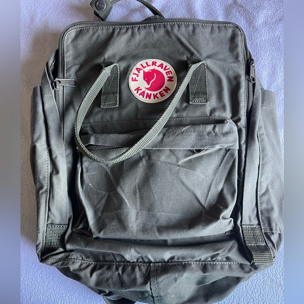 Sick little backpack green in colour “Fjallraven “